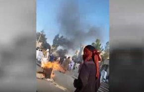 حضور افراد مسلح در میان اغتشاشگران زاهدان + ویدئو
