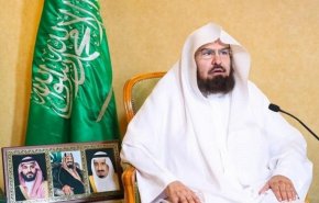 وقتی امام جماعت مسجد الحرام خود را برای بن سلمان خوار و خفیف می کند