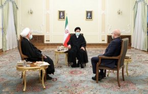 تاکید سران قوا بر حضور مسئولان در اجتماعات مردمی و گفت‌وگو با جوانان