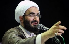 دیدار نماینده رهبر انقلاب با خانواده شهدای امنیت در زاهدان
