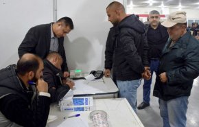 تسوية أوضاع عشرات المطلوبين مدنيين وعسكريين بحمص السورية