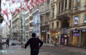 پلیس ترکیه مردی را در خیابان استانبول به ظن بمب گذاری دستگیر کرد