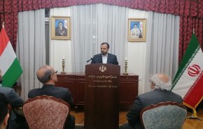 وزير الاقتصاد: التجربة أثبتت بأن الحظر لا يمكن أن يمنع تجارة إيران الخارجية