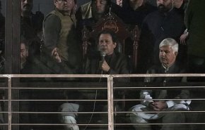 عمران خان: حزب ما از تمامی مجالس پاکستان خارج می‌شود