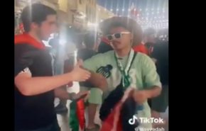 هوادار سعودی حاضر نشد «شال فلسطین» را بر گردن بیندازد!