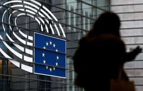 فضيحة تهز البرلمان الأوروبي.. إقالة نائبة رئيسة البرلمان على خلفية فساد