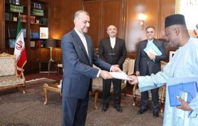 سفير مالي الجديد يقدم نسخة من اوراق اعتماده لامير عبداللهيان