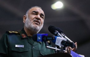 سرلشکر سلامی: دشمن در اغتشاشات همه گسل‌ها را فعال کرد اما آتش تفرقه به جان خودشان افتاد