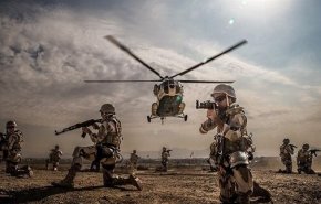 مغاوير الجيش ينفذون عمليات الهجوم البرمائي في مناورات ذوالفقار 1401