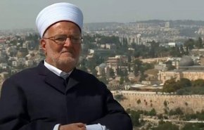  الإحتلال يقتحم منزل خطيب المسجد الأقصى استدعاء للتحقيق