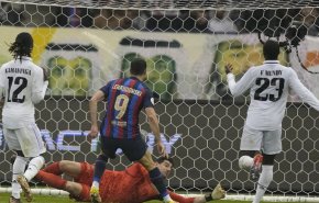برشلونة يهزم ريال مدريد ويتوج بكأس السوبر الإسباني