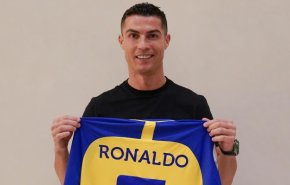 الاعلام السعودي يتناسى خسائرهم باليمن ويفكر برونالدو وجورجينا!