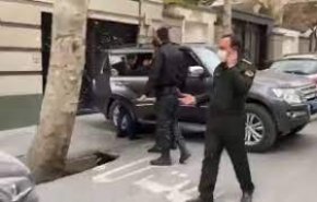 فیلم لحظه حمله مسلحانه به سفارت جمهوری آذربایجان در تهران 