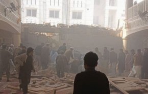 دهها قربانی در حمله تروریستی به نمازگزاران مسجدی در پاکستان+ویدیو