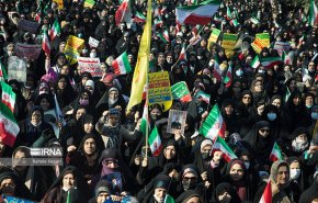 خبرگزاری فرانسه:ده‌ها هزار ایرانی در سالگرد پیروزی انقلاب اسلامی راهپیمایی کردند
