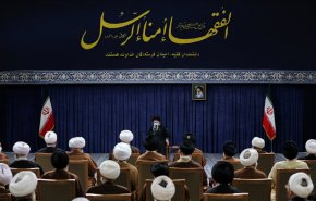 رهبر انقلاب: بنیه قوی مردمی نظام حجت را بر همه مسئولان و علما تمام کرده است