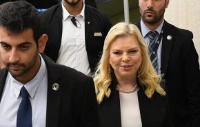 محاصره همسر نتانیاهو توسط معترضین در آرایشگاه 