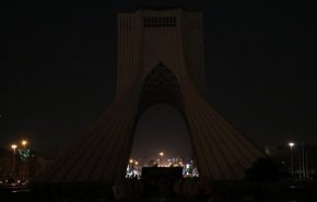 برج آزادی به احترام زمین خاموش می شود