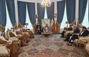 شمخانی: هیچ محدودیتی برای گسترش مناسبات با کشورهای همسایه قائل نیستیم