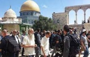 المتسوطنون يدنسون الأقصى وأصحاب الارض يعتقلون