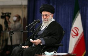 قائد الثورة الاسلامية يستقبل حشدا كبيرا من العمّال