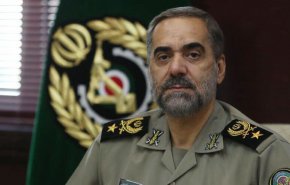 وزیر دفاع: رادار گریزی و عبور از پدافند هوایی دشمن، ویژگی‌ موشک بالستیک خیبر است