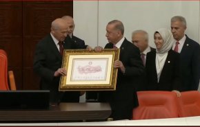عيون تركية شعبية تترقب وعود اردوغان الانتخابية، ما هي اولى خطواته؟