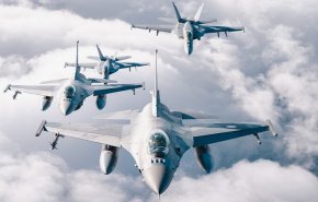 الدفعة الأولى من الطيارين الأوكرانيين تتدرب في بريطانيا على مقاتلات F-16