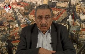 مفكر فلسطيني يكشف ما عاشه ابان الثورة الاسلامية وتأثيرها على المقاومة