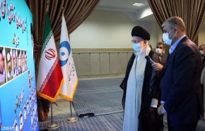 بازدید رهبر انقلاب از نمایشگاه دستاوردهای صنعت هسته‌ای