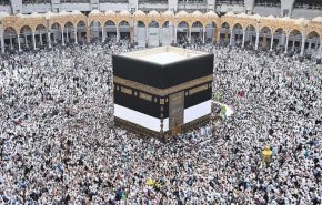 شستشوی بام کعبه در 20 دقیقه با استفاده از هوش مصنوعی+ عکس