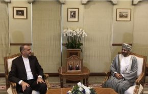 امير عبداللهيان يجري محادثات مع نظيره العماني في مسقط
