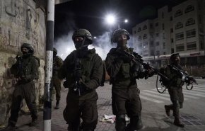 نظامیان صهیونیست با یورش به نابلس با فلسطینیان درگیر شدند