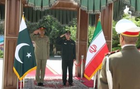 فرمانده ارتش پاکستان با سرلشکر باقری دیدار کرد