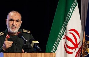 سرلشکر سلامی: موفقیت در جنگ ترکیبی دشمن با حضور و همکاری مردم امکان‌پذیر است