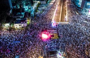 10 هزار معترض صهیونیست رهسپار خانه نتانیاهو و پارلمان این رژیم می شوند+ ویدیو
