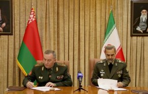 إيران وبيلاروسيا توقعان مذكرة تعاون دفاعي