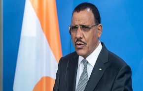مشاور رئیس‌جمهور برکنار شده نیجر: محمد بازوم قصد استعفا ندارد