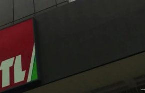 وزیر اطلاع رسانی لبنان از تعطیلی تلویزیون این کشور خبر داد
