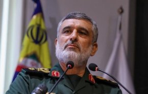 العميد حاجي زادة: القوى العظمى تطلب شراء المعدات العسكرية من ايران