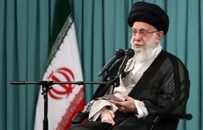 رهبر انقلاب: راه مقابله با جنگ شناختی استمرار راه شهدا و عمل به درس آنان است