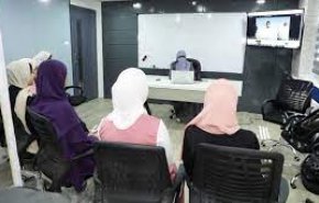 فعالیت جوانان فلسطینی به زبان انگلیسی برای مقابله با دروغ‌پردازی رژیم صهیونیستی