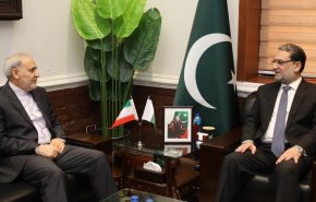 وزیر دفاع پاکستان متعهد به تقویت همکاری با ایران در مبارزه با تروریسم شد
