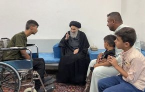 آیت الله سیستانی در دیدار با دانش آموز ممتازِ دارای معلولیت؛ موفقیت شما درس مهمی برای همگان است
