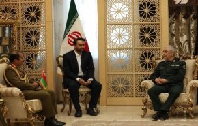 دیدار فرمانده نیروی زمینی ارتش عمان با سرلشکر باقری
