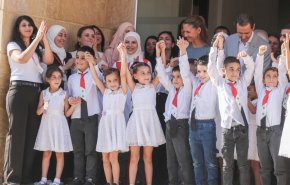 بشار الاسد برفقة زوجته يزور مدرسة أبناء الشهداء بطرطوس+صور 