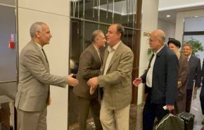 وفد برلماني إيراني يصل إلى موسکو