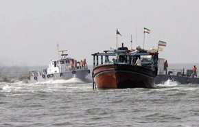 توقیف شناور خارجی حامل سوخت قاچاق توسط نیروی دریایی سپاه