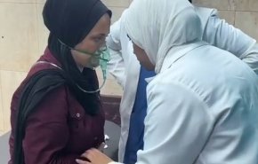 صحنه ای ازبیهوش شدن اسراء البحيصي خبرنگار العالم در غزه حین پخش زنده + ویدیو