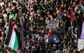  شاهد.. إعتصام العراقيين بمنفذ طريبيل الحدودي نصرة لغزة